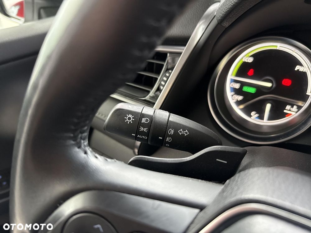 Toyota Camry 2.5 Hybrid Executive CVT - 22