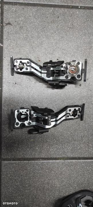 WKŁAD LAMPY TYŁ W KLAPĘ LEWY PRAWY LEON 2 FL - 1