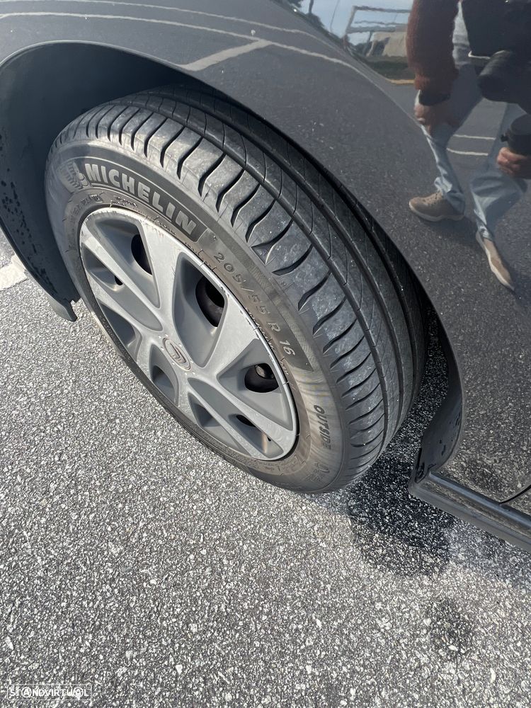 Citroën DS3 1.6 e-HDi So Chic - 5