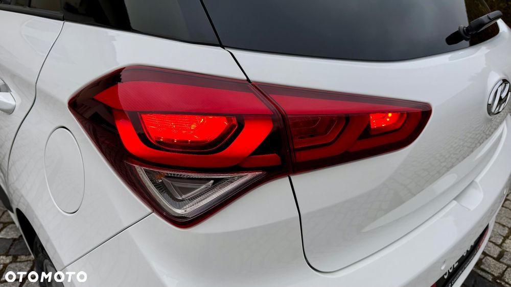 Hyundai i20 blue 1.2 Trend - 29