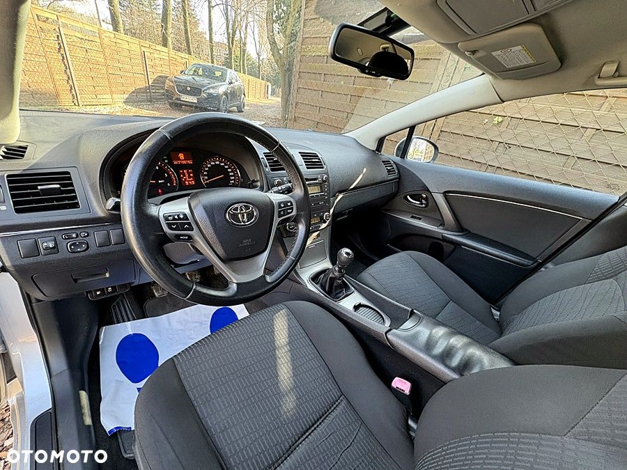 Toyota Avensis 2.0 D-4D - 16