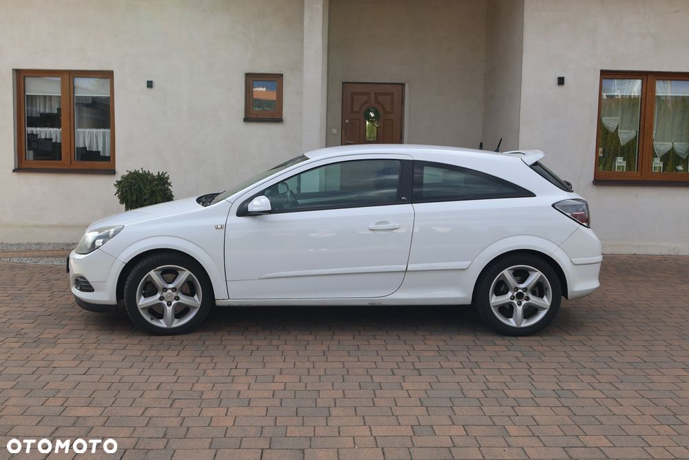 Opel Astra 2.0 T Cosmo - 5