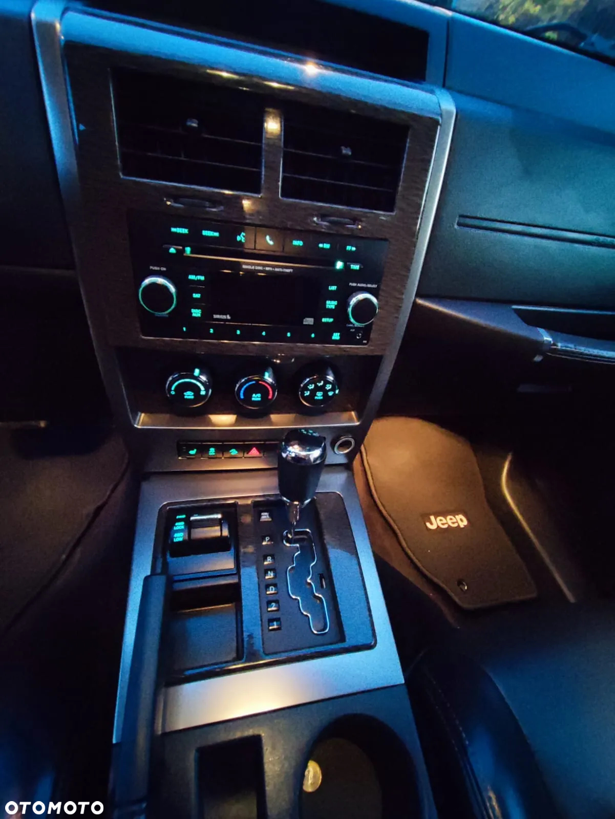 Jeep Liberty - 10