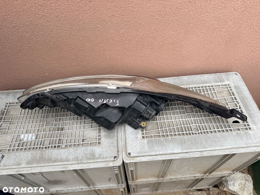 Lampa przednia FORD FIESTA MK7 SOCZEWKA PRAWA EUROPA ORYGINALNA HELLA - 2