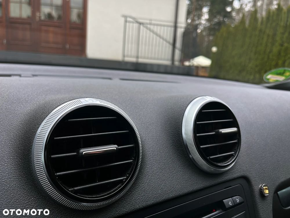 Audi A3 Sportback 2.0 TDI DPF Ambiente - 14