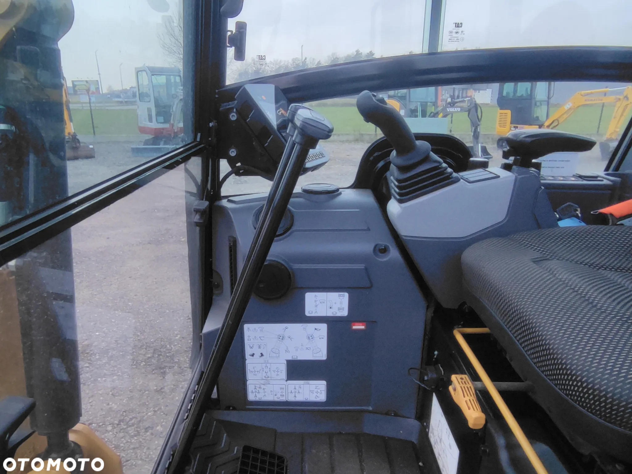 Caterpillar 301.6  2022r 302.7 cr - 9
