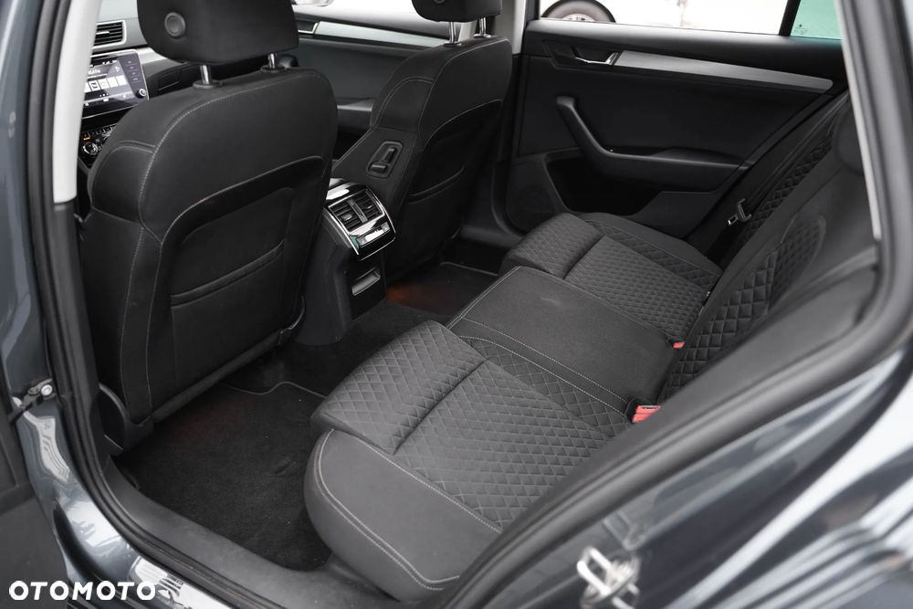 Skoda Superb 2.0 TDI SCR Style DSG - 23