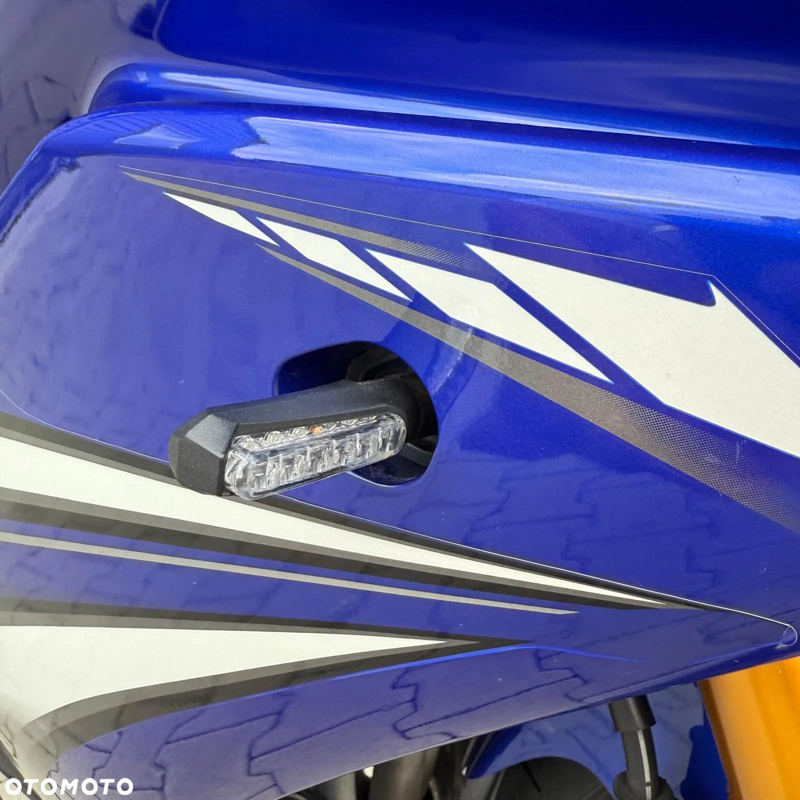 Yamaha R1 - 22