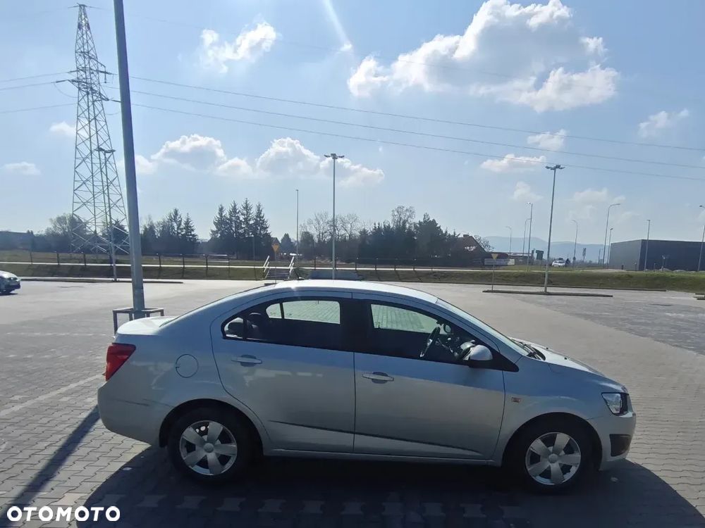 Chevrolet Aveo 1.4 16V LS - 7