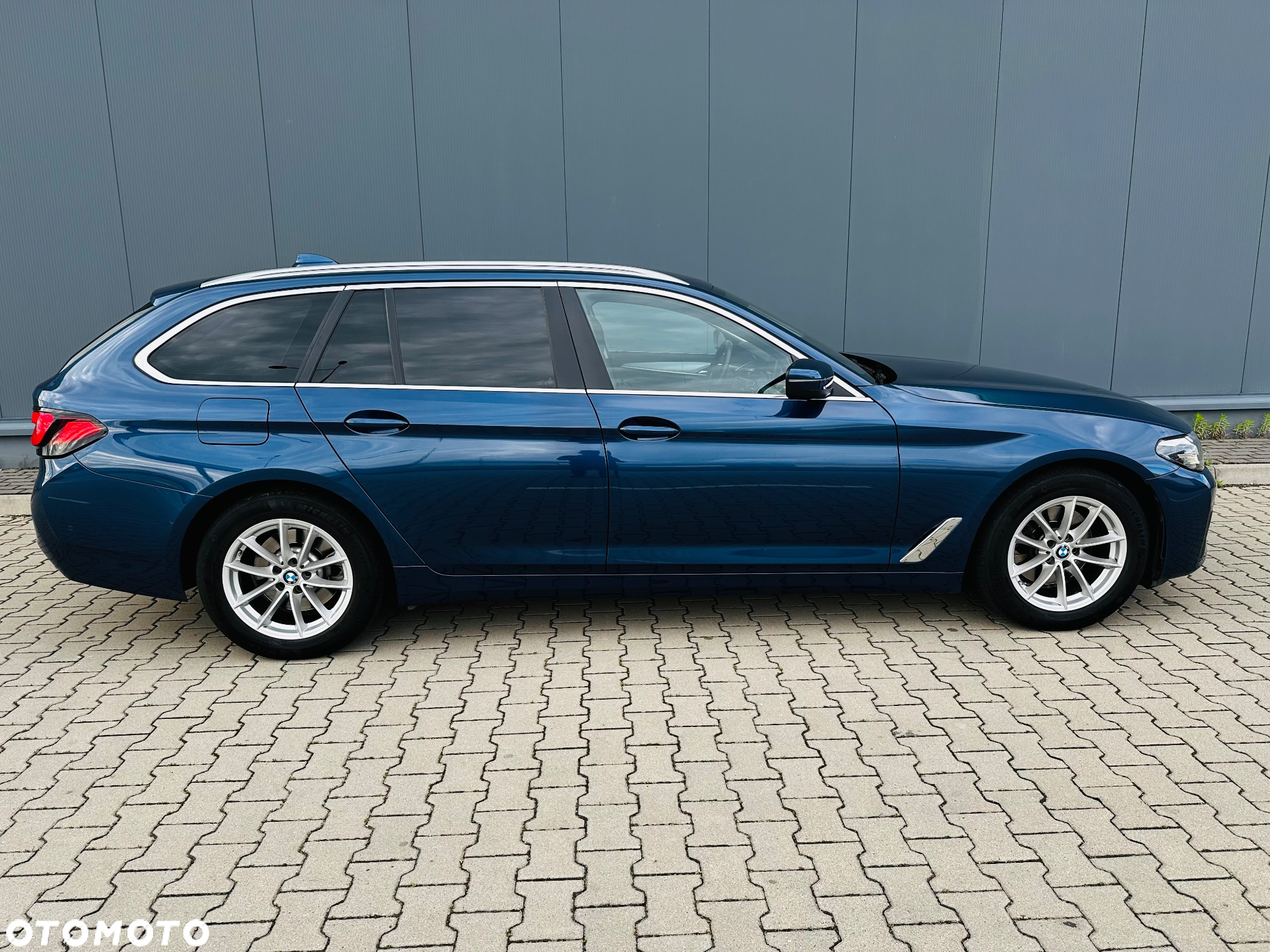 BMW Seria 5 520d Touring - 3