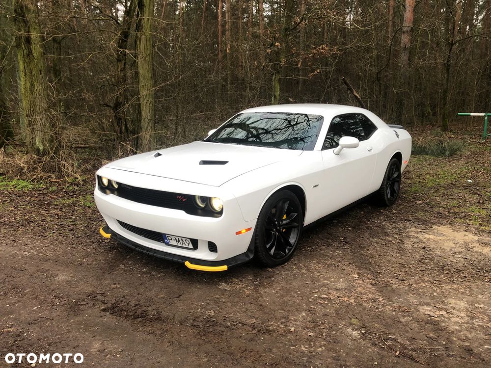 Dodge Challenger - 1