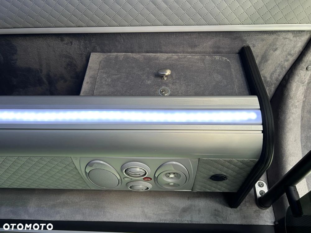 Mercedes-Benz Sprinter 519 - 19