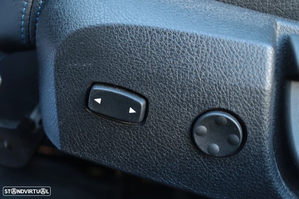 BMW 118 d Pack M - 12