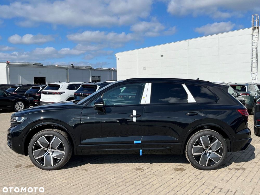 Volkswagen Touareg 3.0 V6 TDI 4Motion R-Line Final Edition - 4