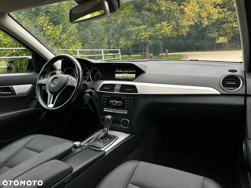 Mercedes-Benz Klasa C 180 T 7G-TRONIC Avantgarde Edition - 23