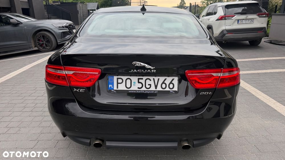 Jaguar XE 2.0 T Prestige - 6