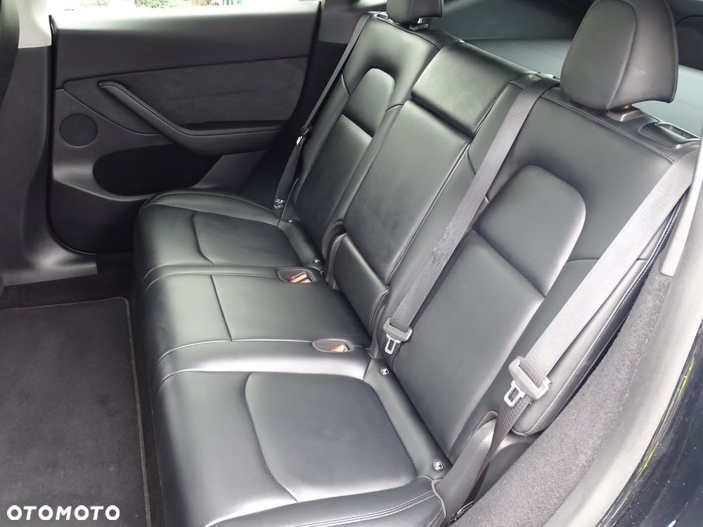 Tesla Model Y Long Range Dual Motor AWD - 21