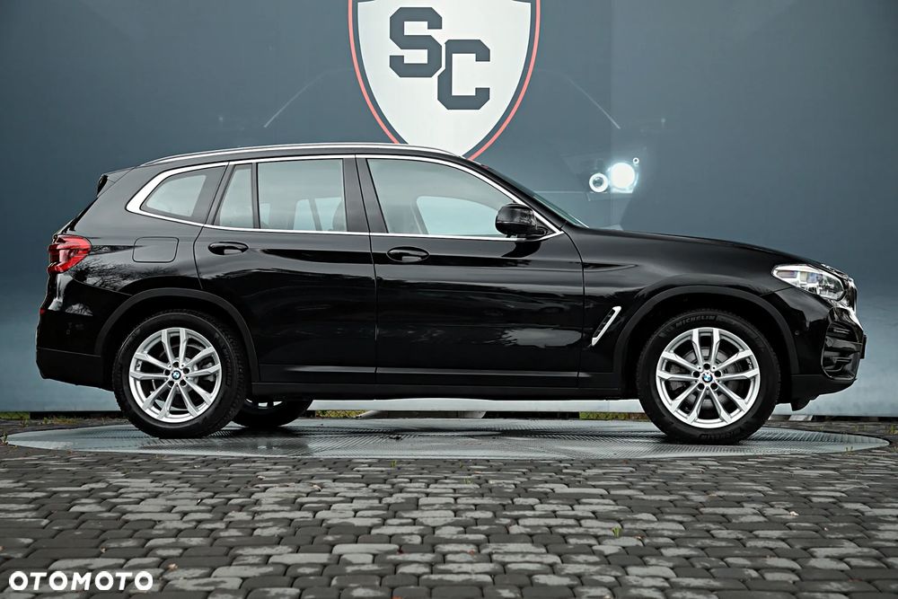 BMW X3 xDrive20i GPF Advantage - 11