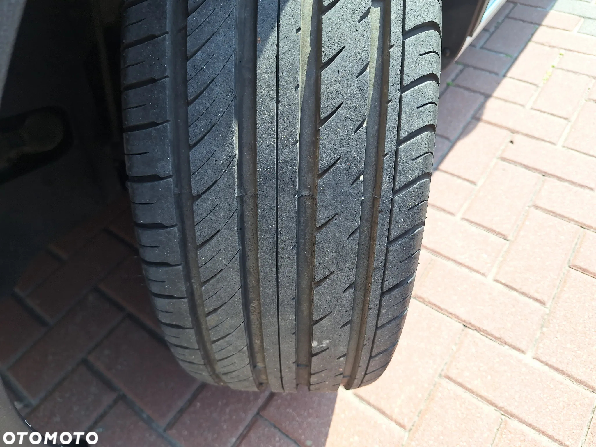 Volkswagen Touran 1.9 TDI Freestyle - 5