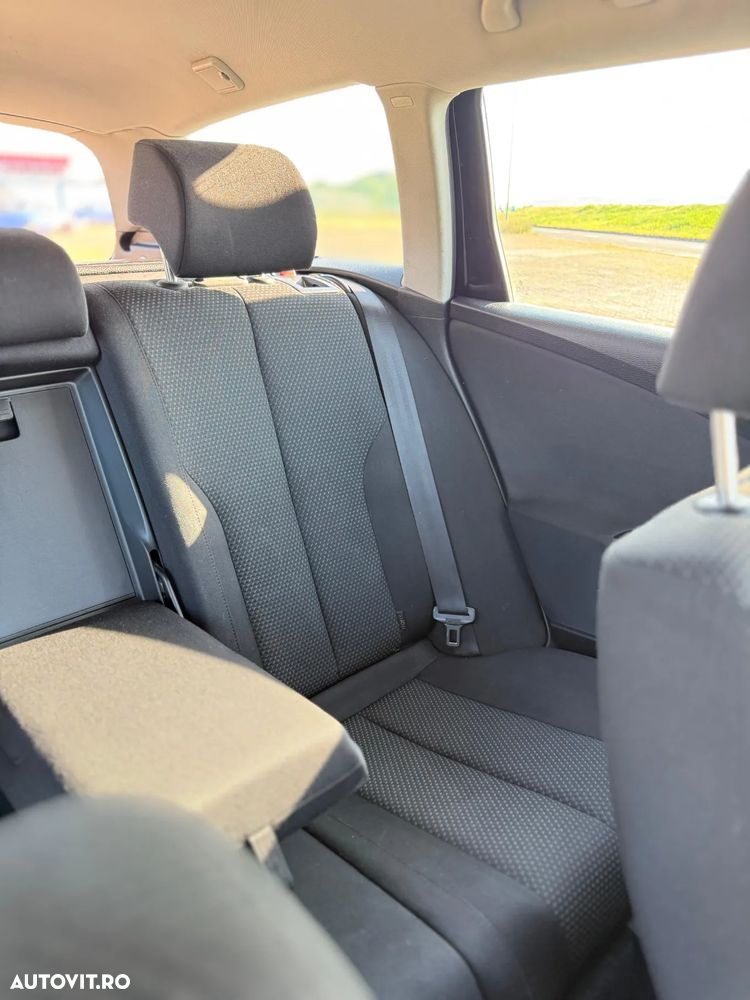 Volkswagen Passat Variant 2.0 TDI DPF Highline - 13