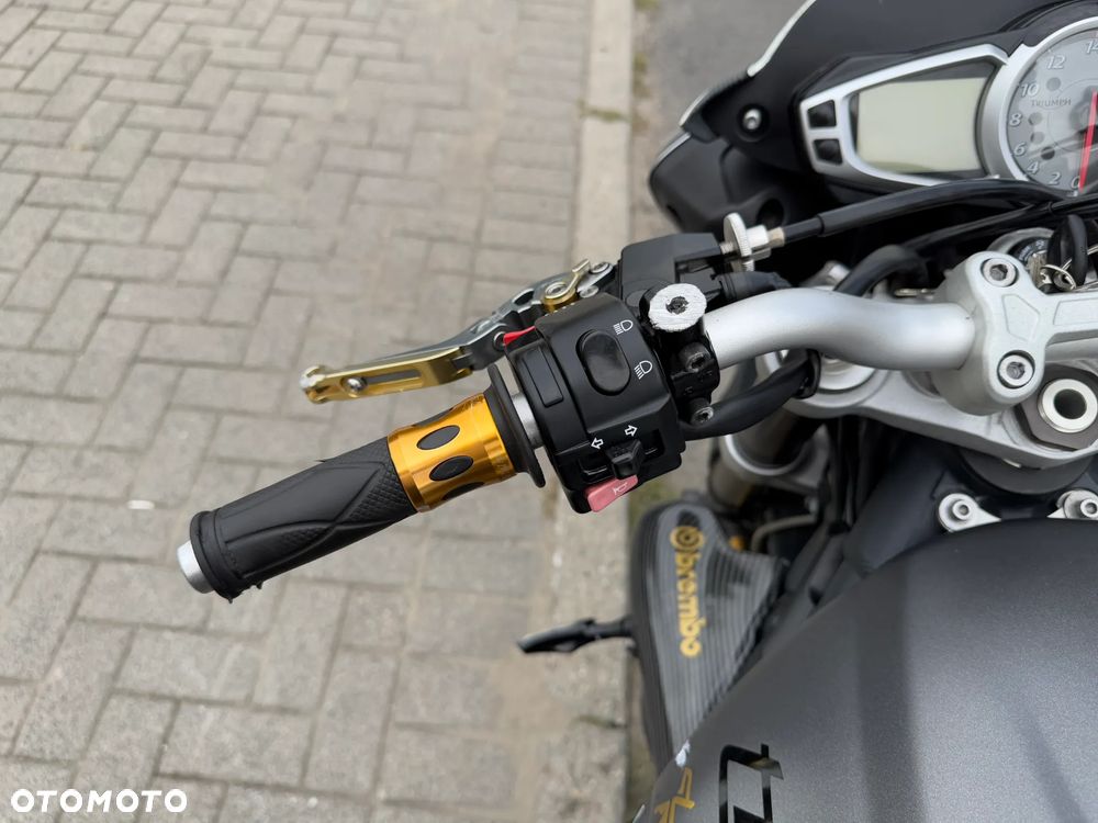 Triumph Street Triple - 12