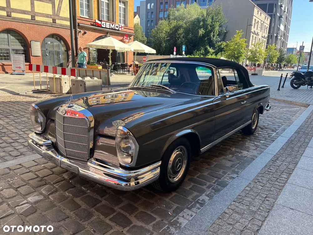 Mercedes-Benz W111 - 14