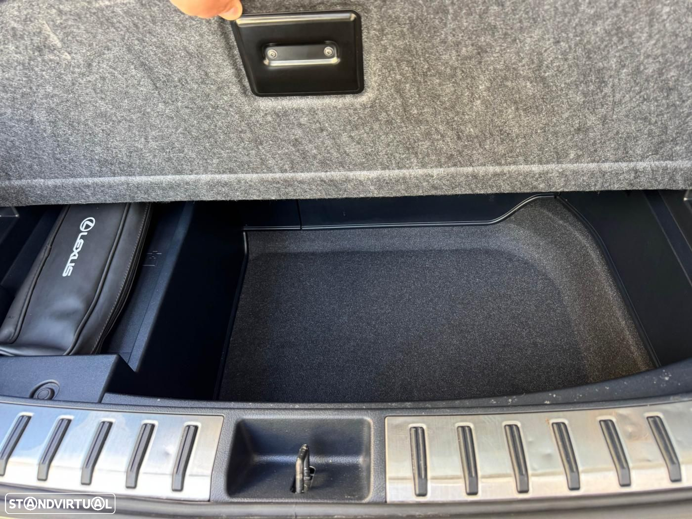 Lexus NX 300h Executive+ - 35