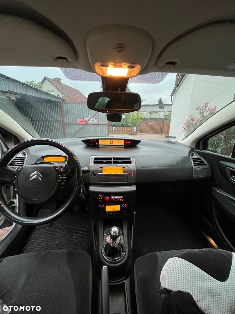 Citroën C4 1.6 16V Magic - 2
