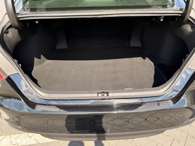 Toyota Camry 2.5 Hybrid Prestige CVT - 25