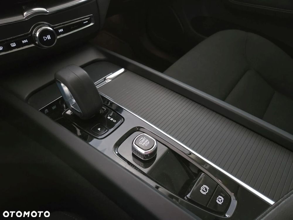 Volvo XC 60 B4 D Geartronic Momentum Pro - 12