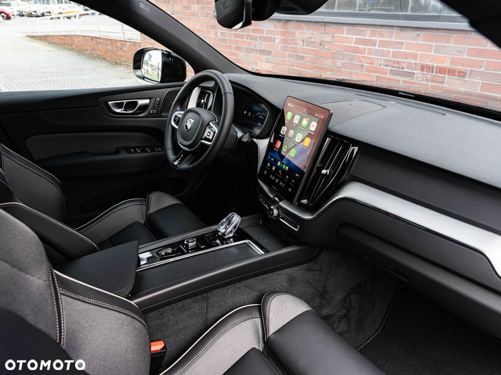 Volvo XC 60 B5 B AWD Plus Dark - 23
