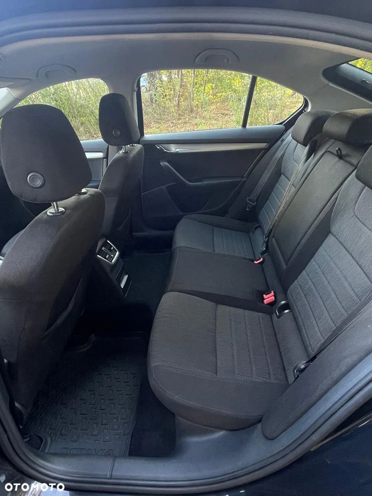 Skoda Octavia 1.6 TDI Edition DSG - 23