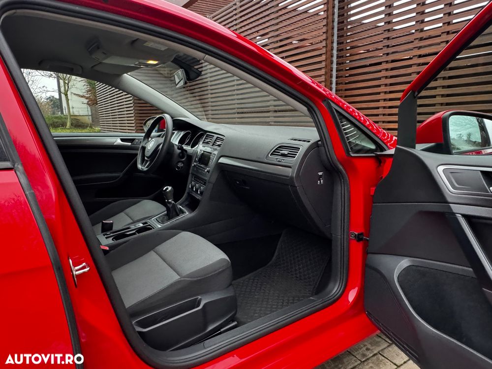 Volkswagen Golf 1.6 TDI DPF Comfortline - 18