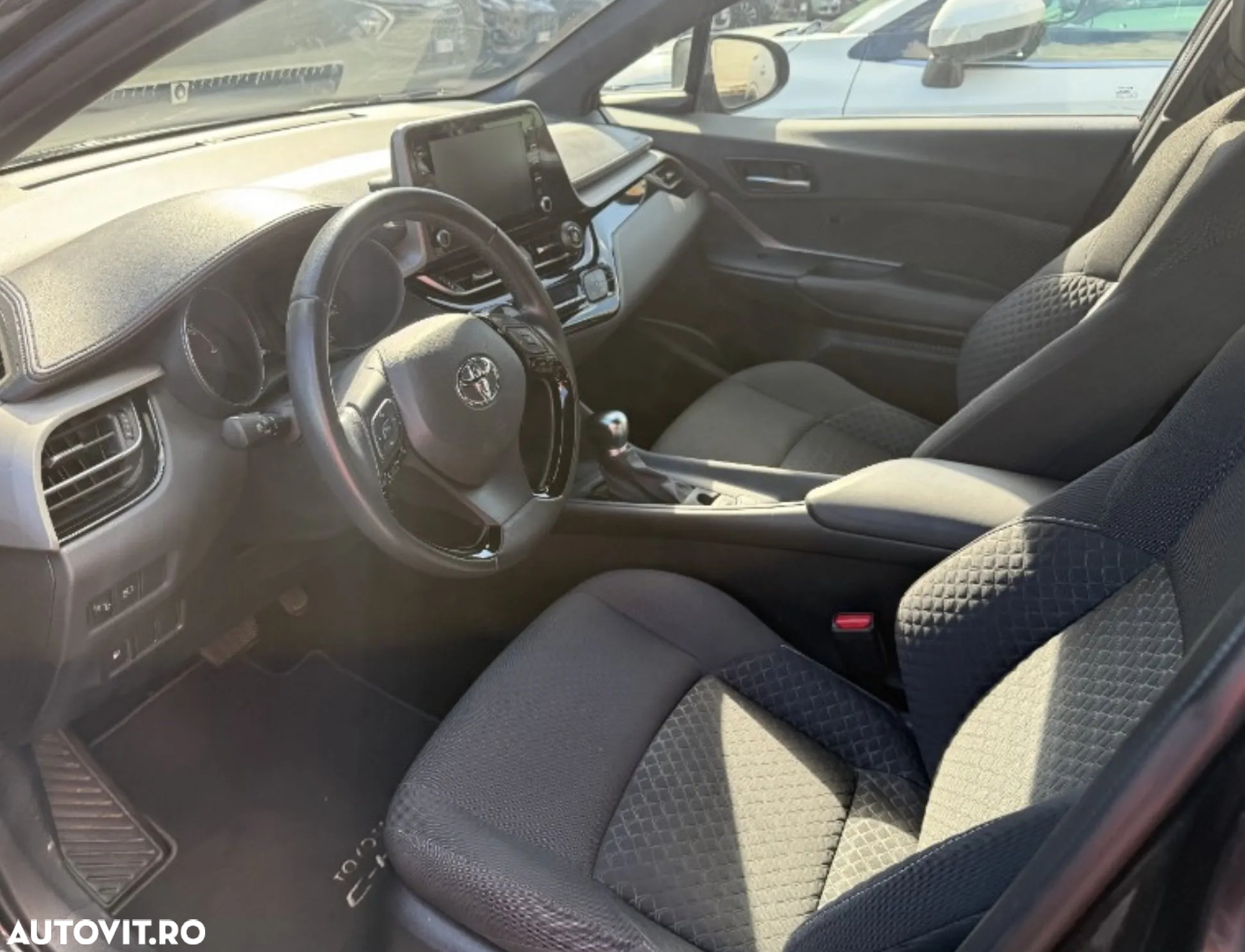 Toyota C-HR Hybrid Business-Edition - 7