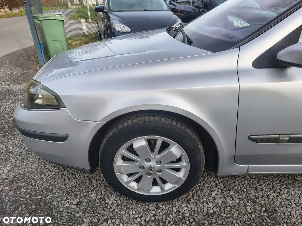 Renault Laguna 2.0 Pack Authentique - 11