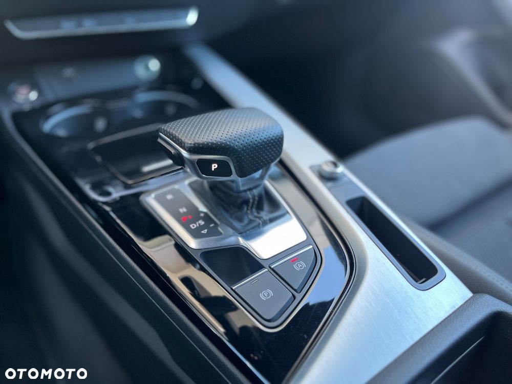 Audi A4 Limousine - 17