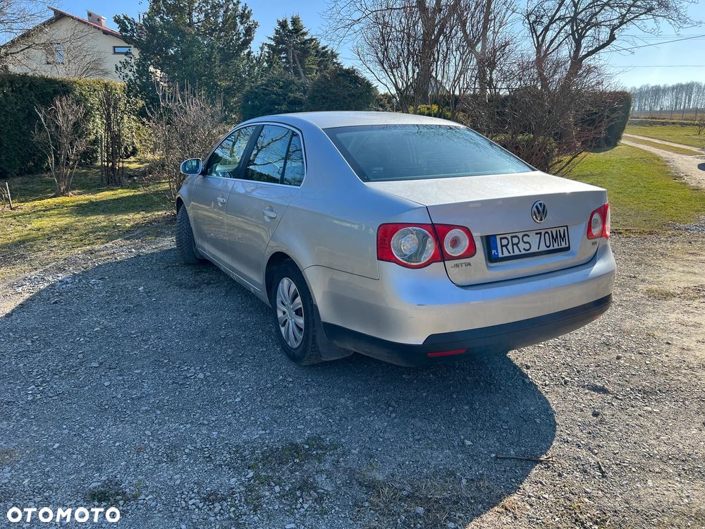 Volkswagen Jetta 1.9 TDI DPF Comfortline - 5
