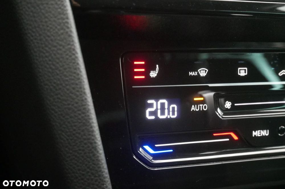 Volkswagen Passat - 25