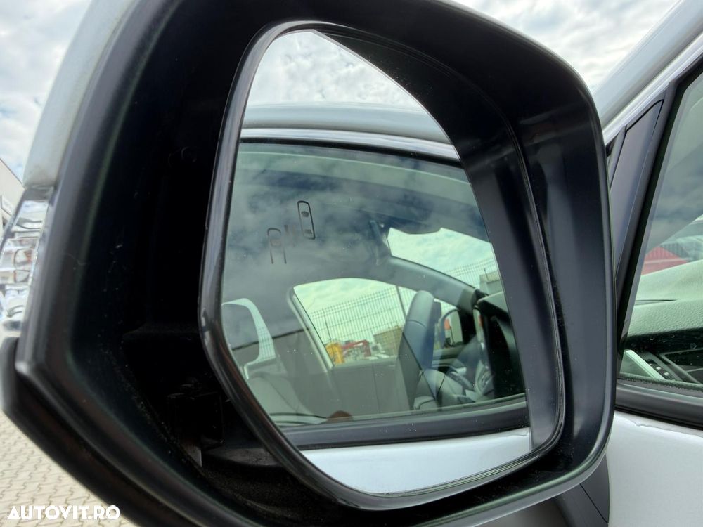 Toyota RAV4 Luxury 2.5 HYBRID 222CP AWD - 15