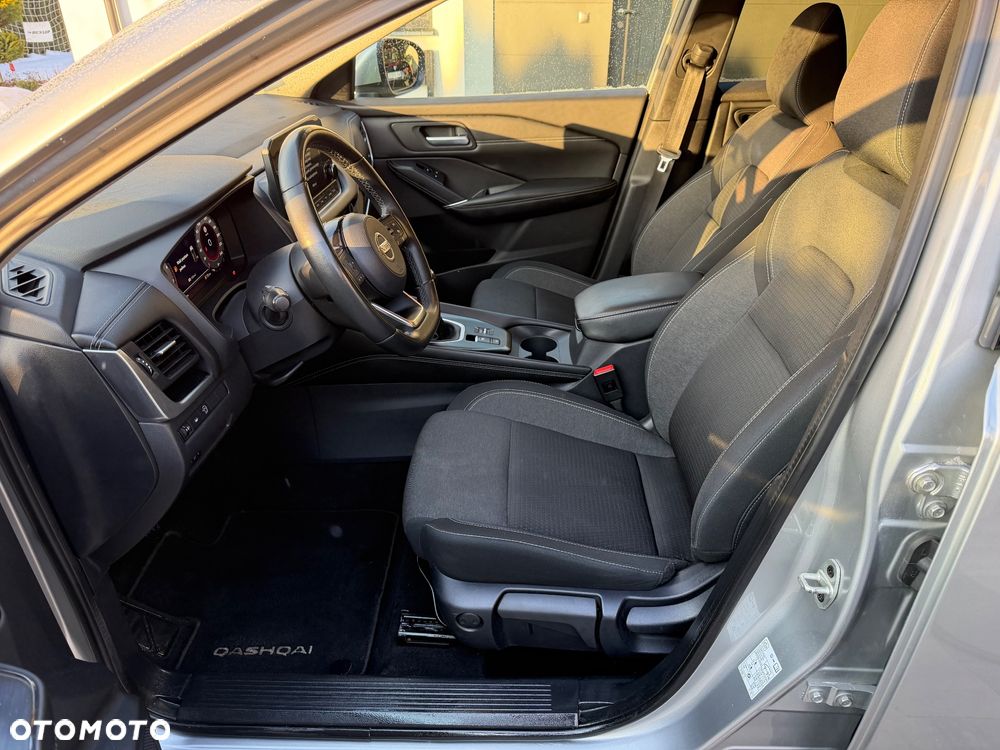 Nissan Qashqai 1.3 DIG-T N-Connecta EU6d - 32