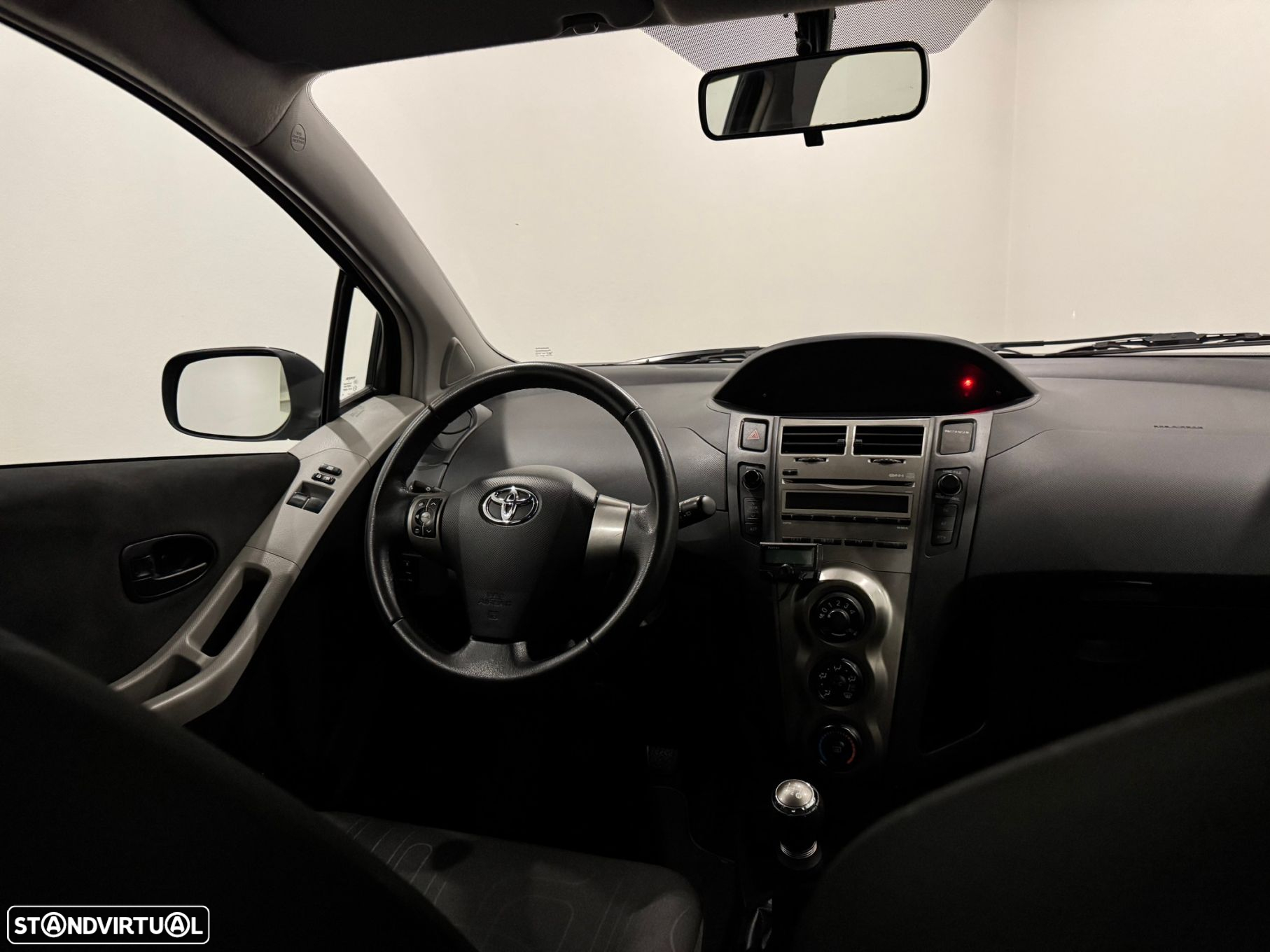 Toyota Yaris 1.0 VVT-i AC - 24