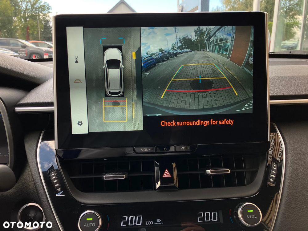 Toyota Corolla Cross 2.0 Hybrid Executive AWD - 29