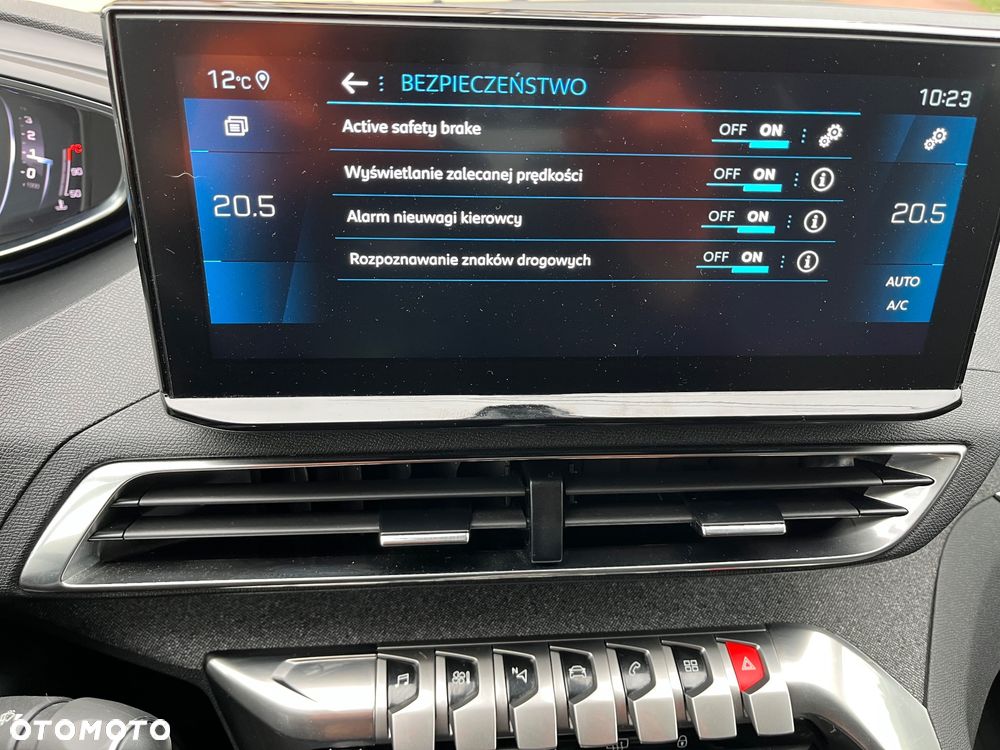 Peugeot 5008 PureTech 130 EAT8 Stop & Start Allure Pack - 25