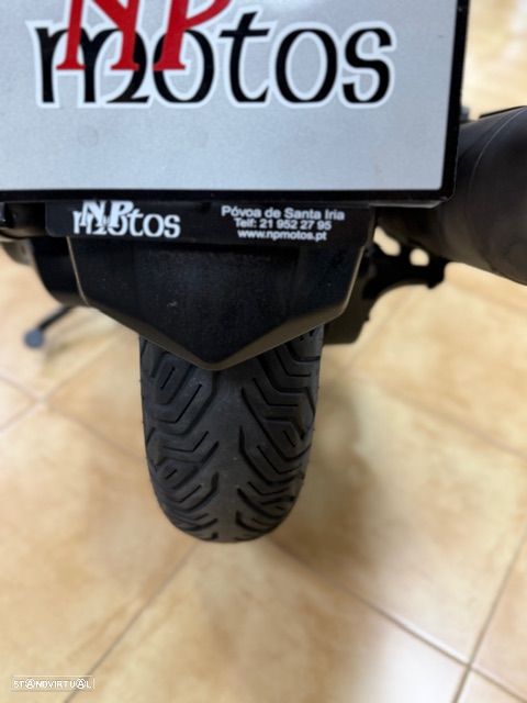 Yamaha X-Max - 6