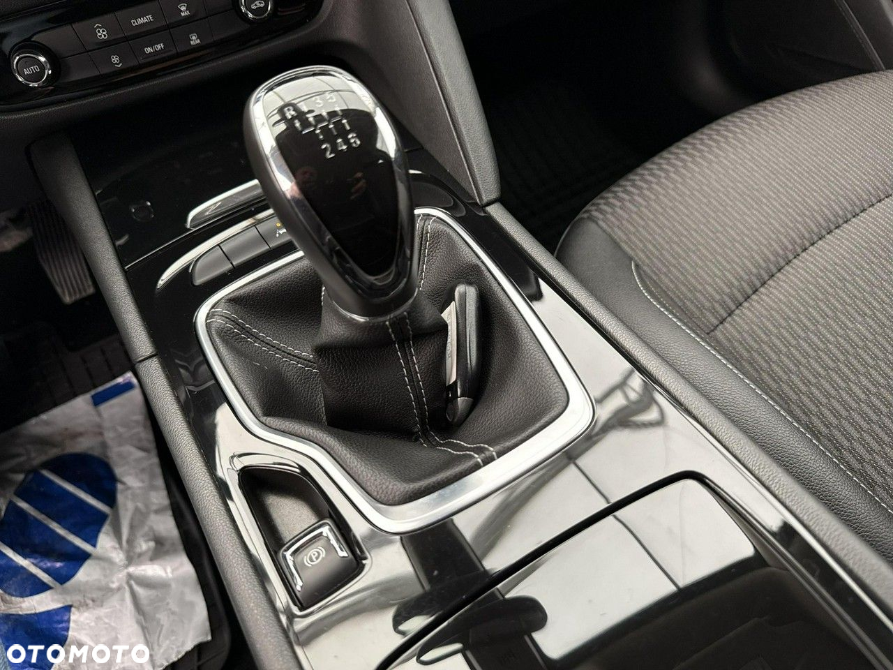 Opel Insignia - 16