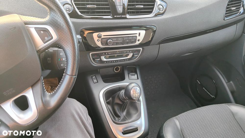 Renault Grand Scenic Gr 1.4 16V TCE Bose Edition - 3