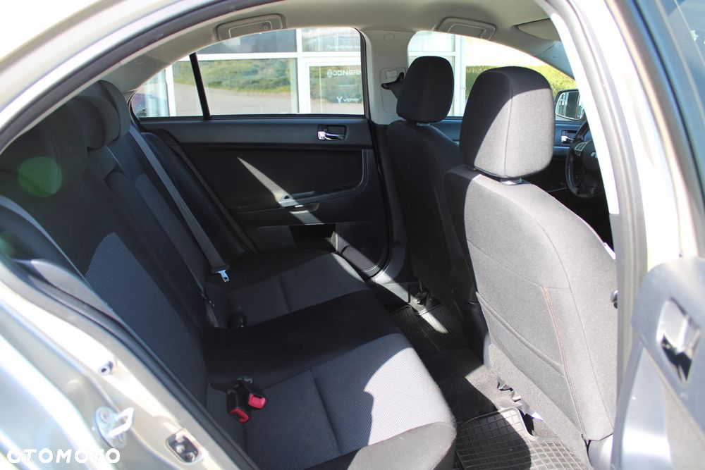 Mitsubishi Lancer 1.8 Invite - 12