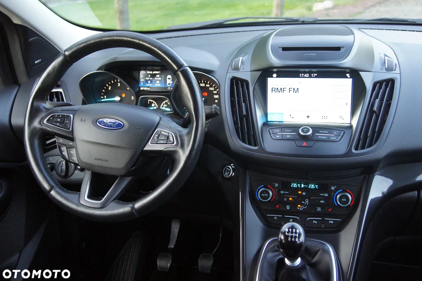 Ford Kuga 2.0 TDCi 4WD Titanium - 25