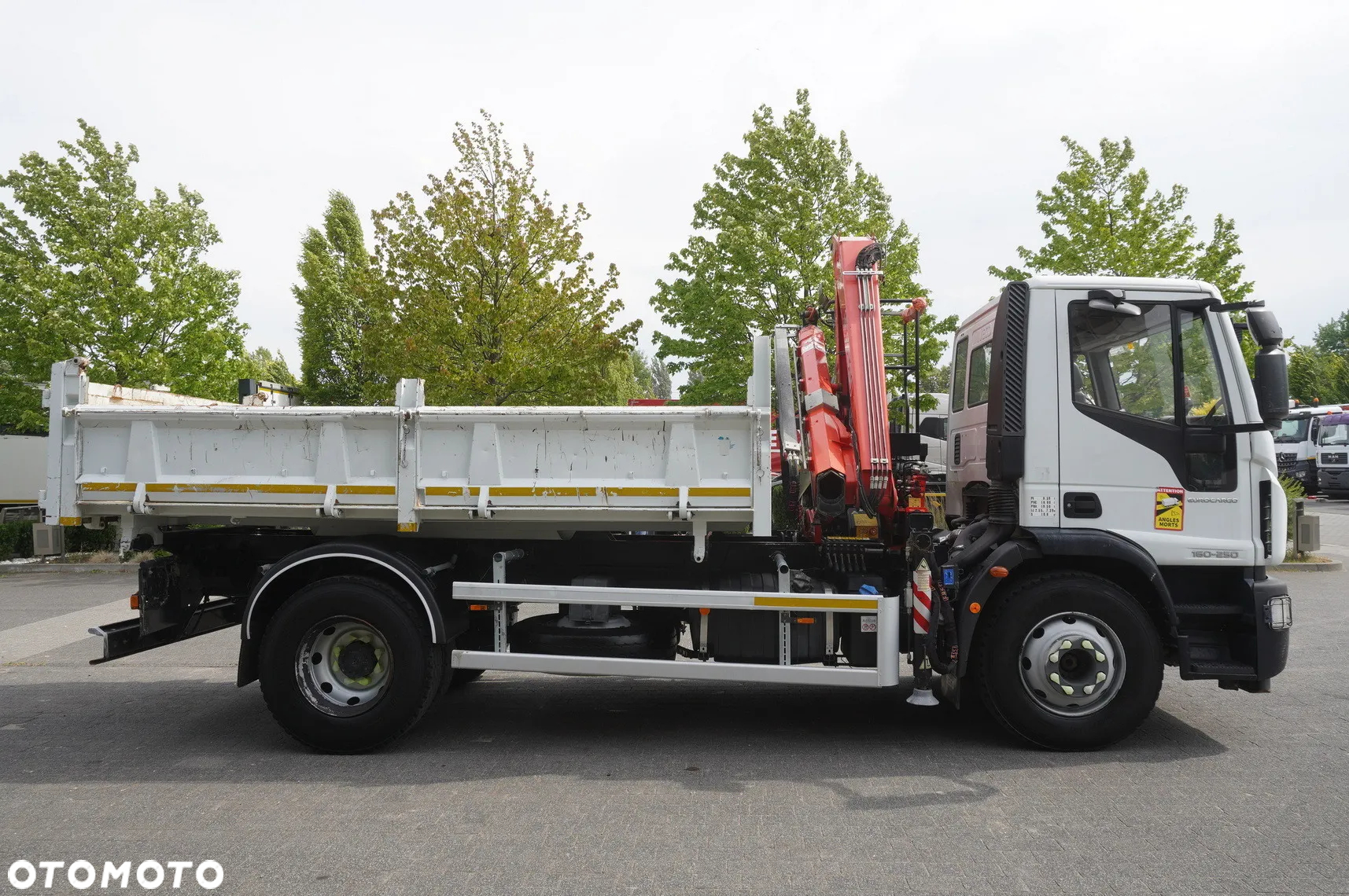 Iveco Eurocargo 160-250 / HDS Fassi F95 / 120 tys. km / wywrotka 3-stronna - 10