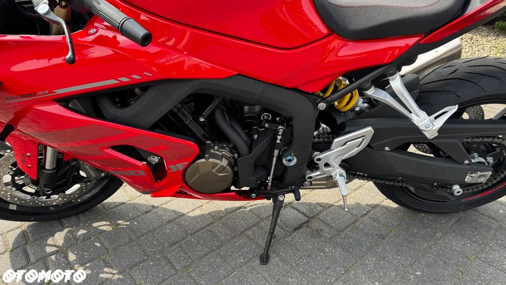 QJMOTOR SRK 800RR - 10